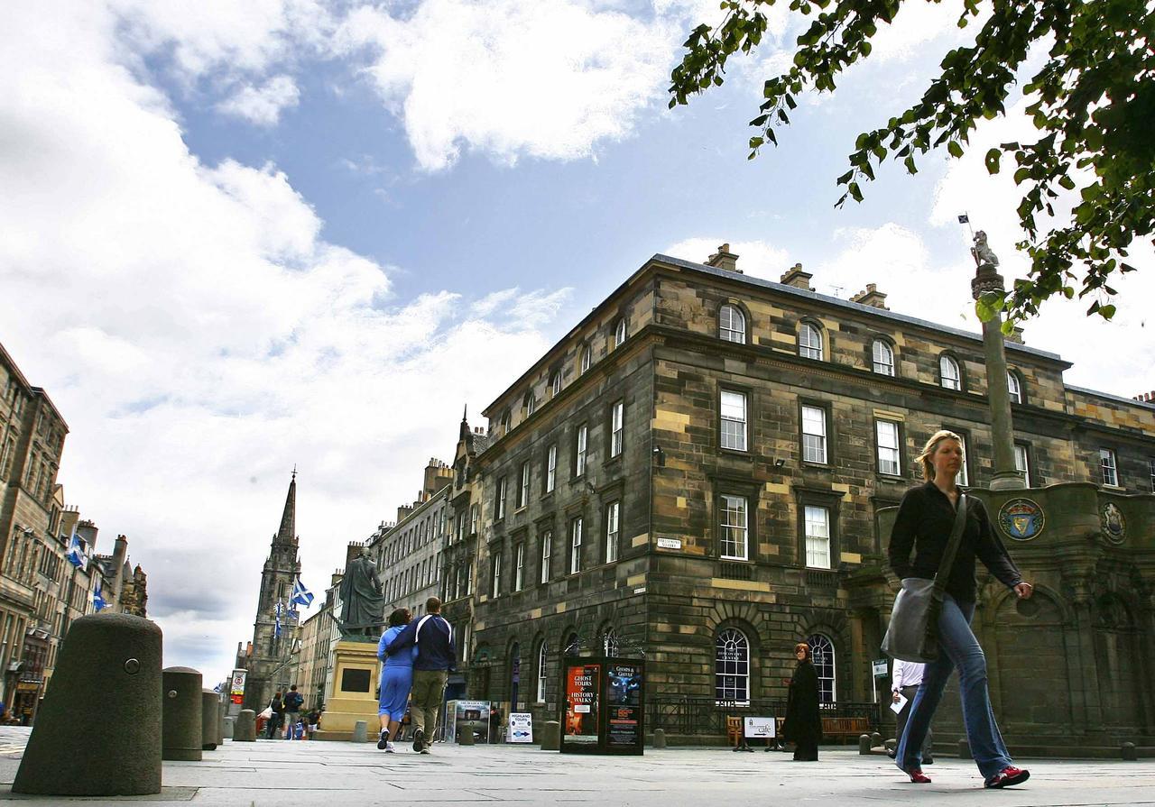 Appartamento Parliament Sq Edimburgo Esterno foto